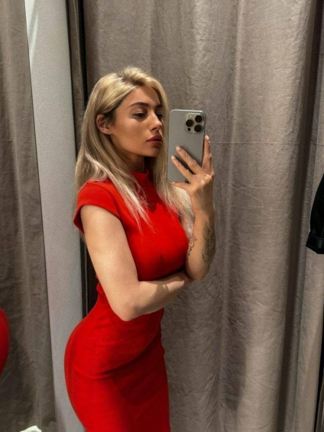 Sexy Girl Flaunting Their Figures In Tight Dresses free nude pictures