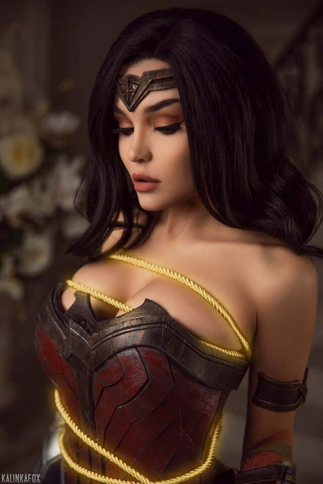 Wonder Woman looks submissive here. free nude pictures