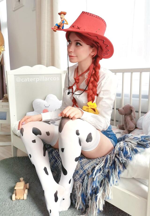 640px x 923px - Jessy Toy Story cosplay by Caterpillarcos @ Babe Stare