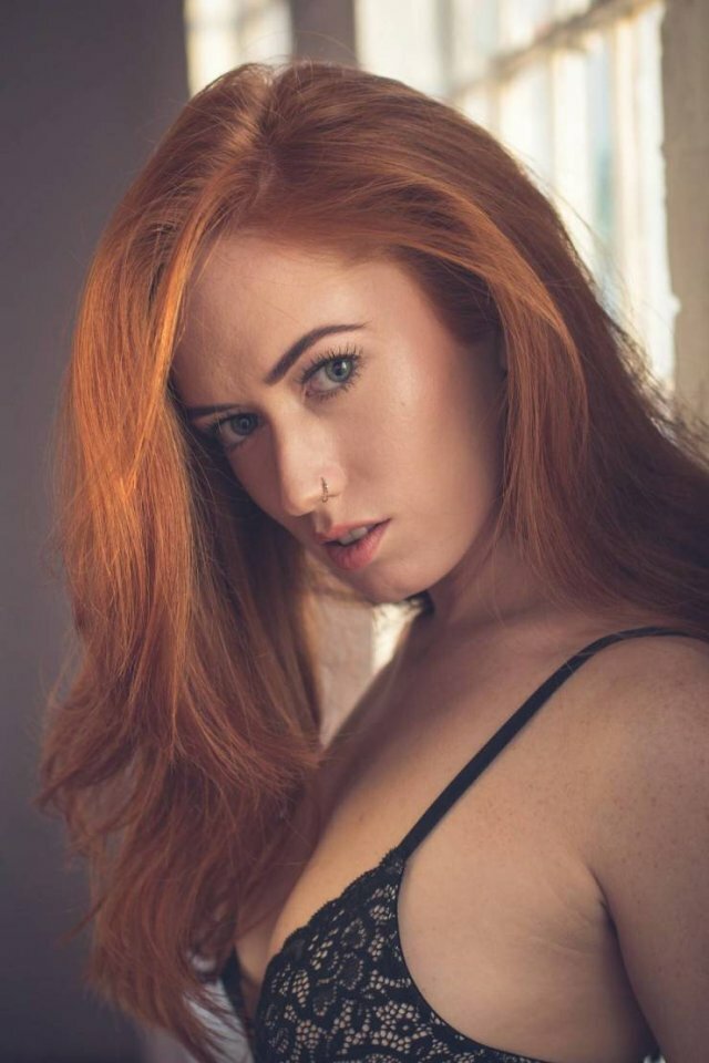 Sexy Red-Haired Girl free nude pictures