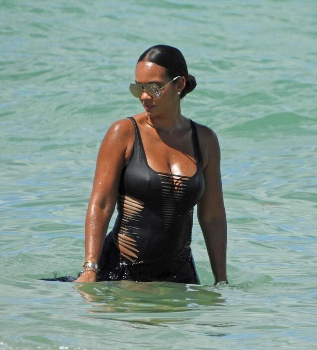 Evelyn Lozada and Shaniece Hairston at the Beach! free nude pictures