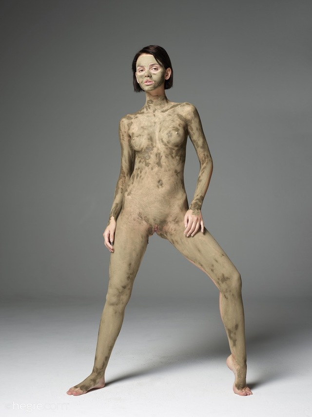 Ariel In Body Mud Mask free nude pictures