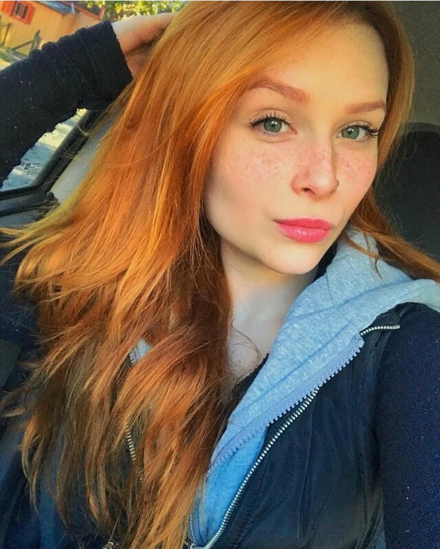 Sexy Redhead Girl free nude pictures