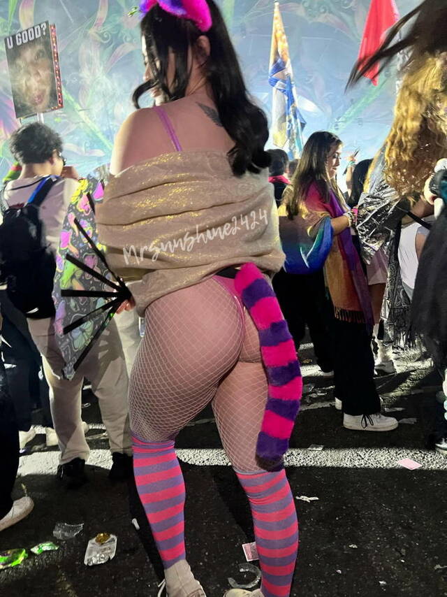 Sexy Girl At Music Festivals (PICS + GIFS) free nude pictures