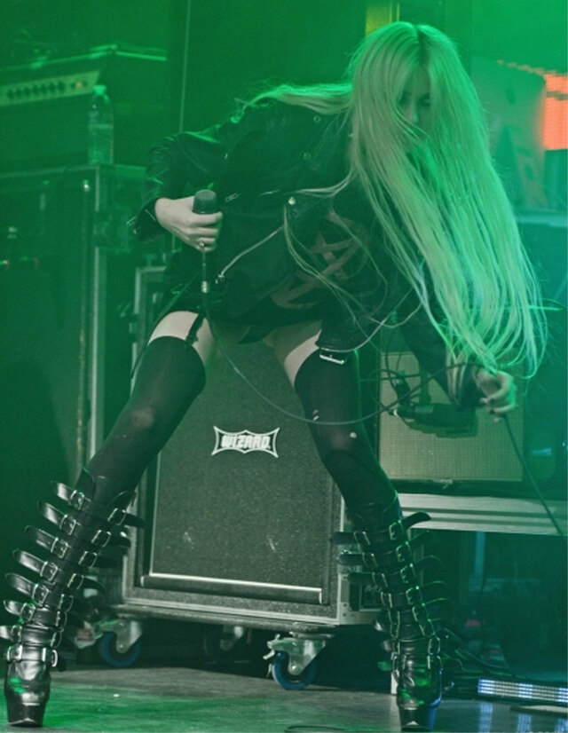 Taylor Momsen Black Pantie Upskirt on Stage free nude pictures